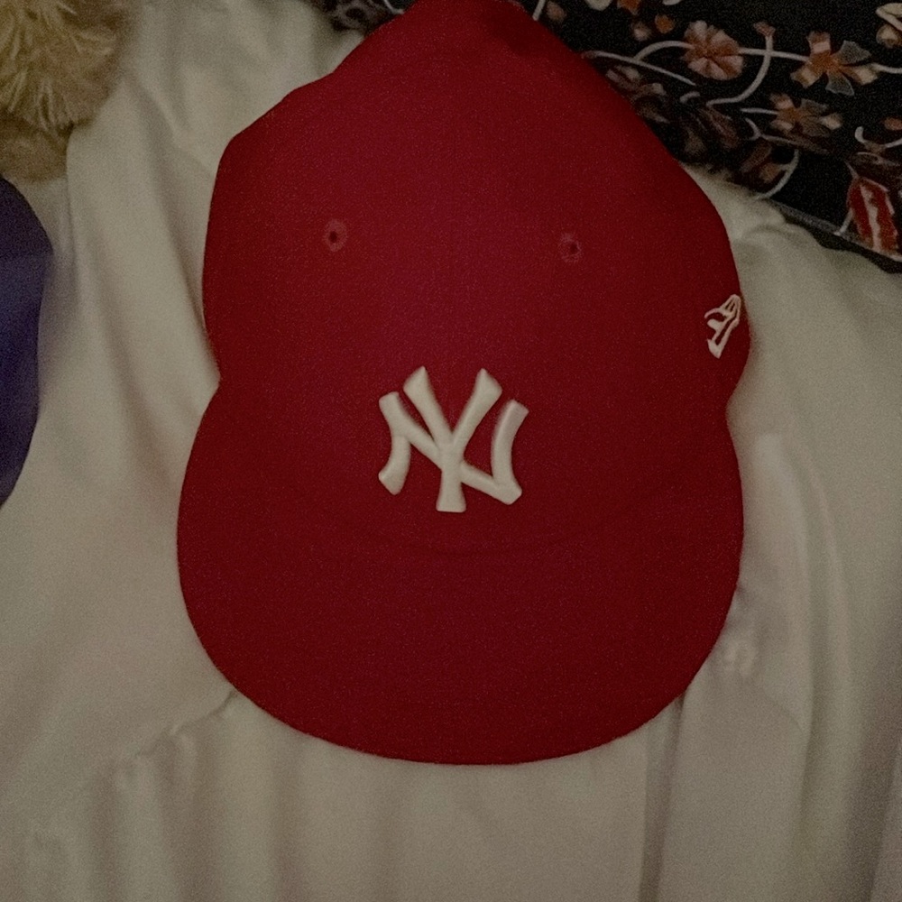 red yankees baseball cap